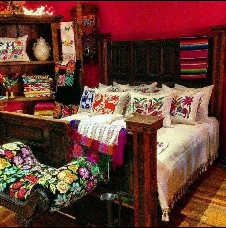 Особенности быта мексики. Интерьер мексиканский стиль пинтерес. Спальня в мексиканском стиле. Мексиканский Этнический стиль в интерьере. Комната в мексиканском стиле.