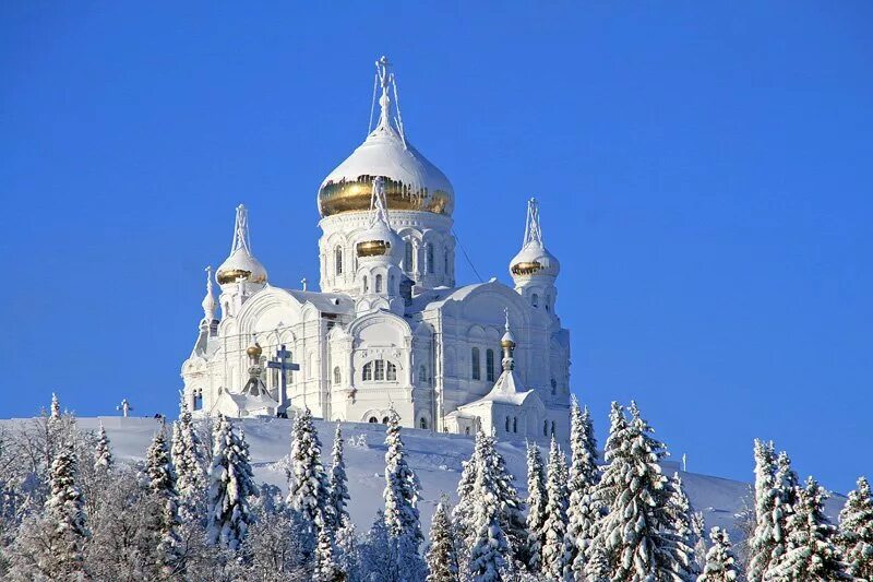 Белогорский Николаевский монастырь. Белогорский мужской монастырь Пермский край. Белогорский монастырь Пермь зимгй. Белогорский монастырь Пермский край зимой.