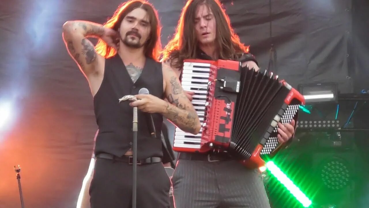 The hatters тайга. Фокс рок фест. the hatters барабанщик. всё сразу the hatters. the hatters танцы.