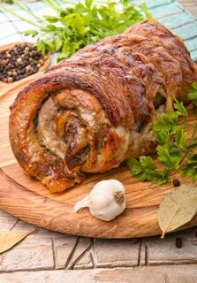 Рулет свиной с курицей