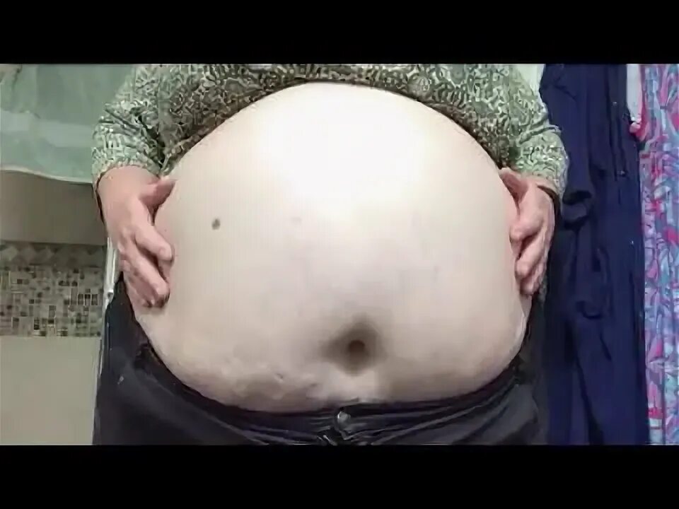 Bloated belly девочка. Belly bloat 2. Белли инфлатион water enema. Girl water bloated belly. Belly bloating water.
