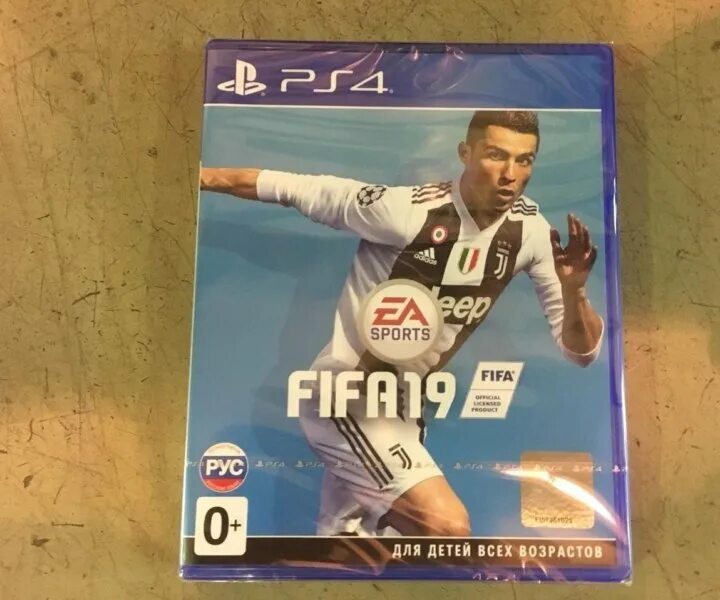 Диски fifa. ФИФА 19 диск пс4. Ps4 FIFA 19 диск русский версия. Ps4 FIFA 20 диск русский версия. FIFA 20 диск.