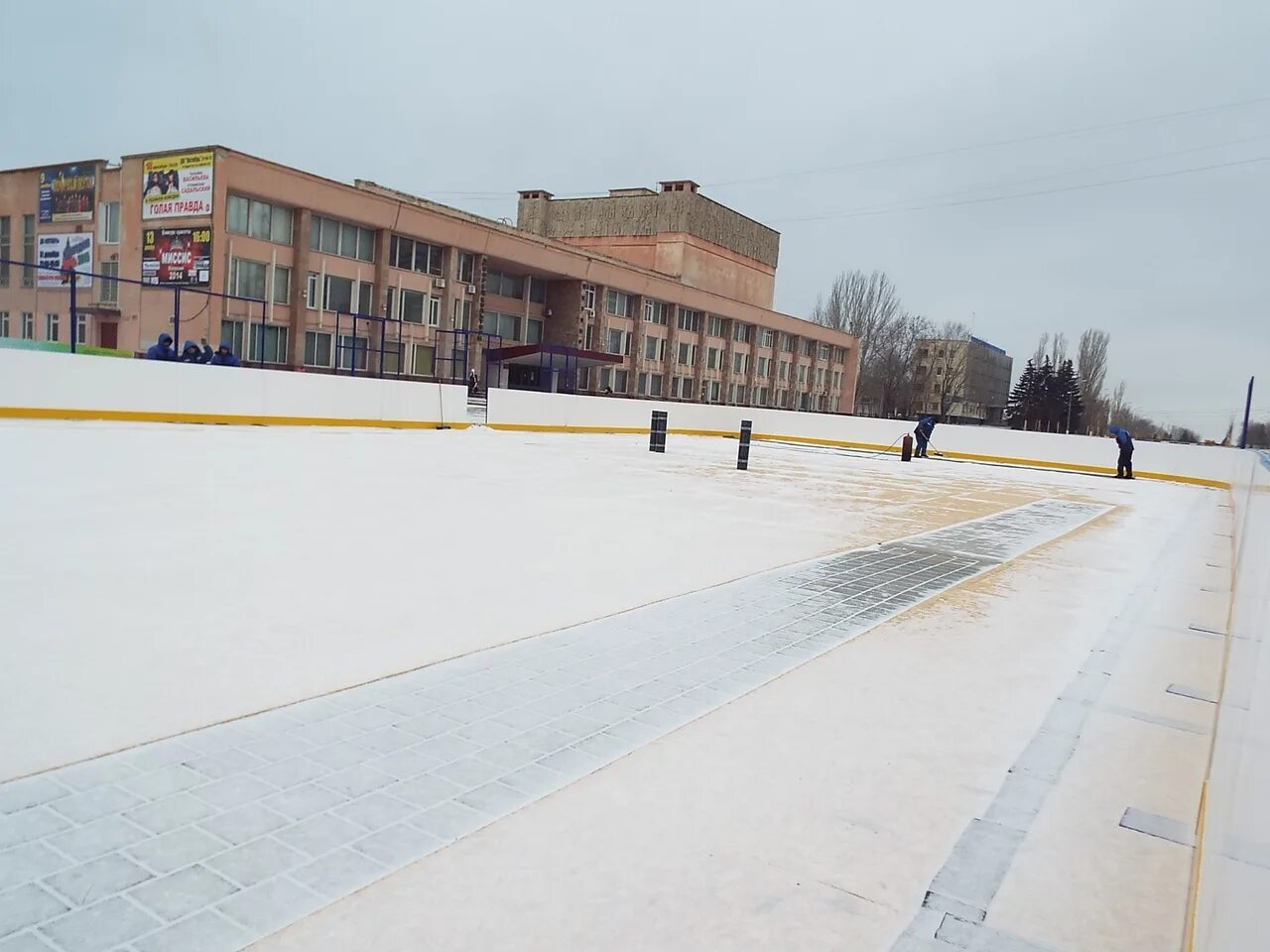 Каток в 36 волжский. Каток прайд волгоград. Каток волжский 41 квартал. Катки волжский 2024. Каток космос волжский.
