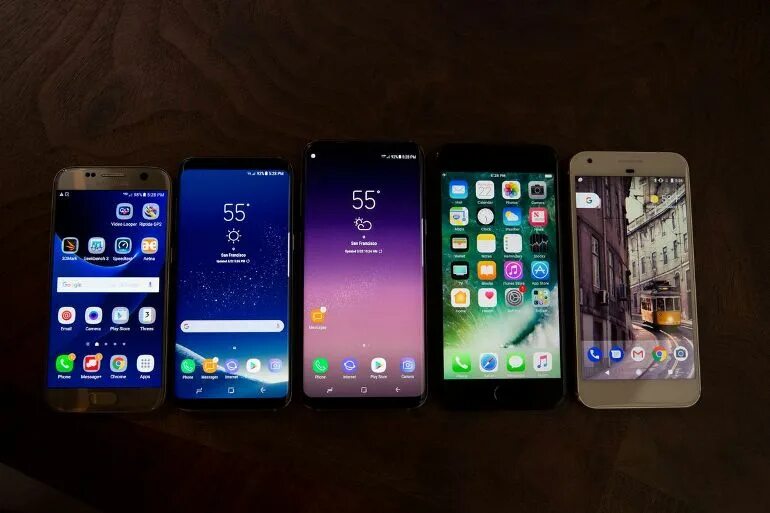 Сравнение самсунг 8. Samsung Galaxy s8+. Samsung Galaxy s8 vs s8. Samsung s8 Plus vs. Iphone 8 vs Samsung s8+.