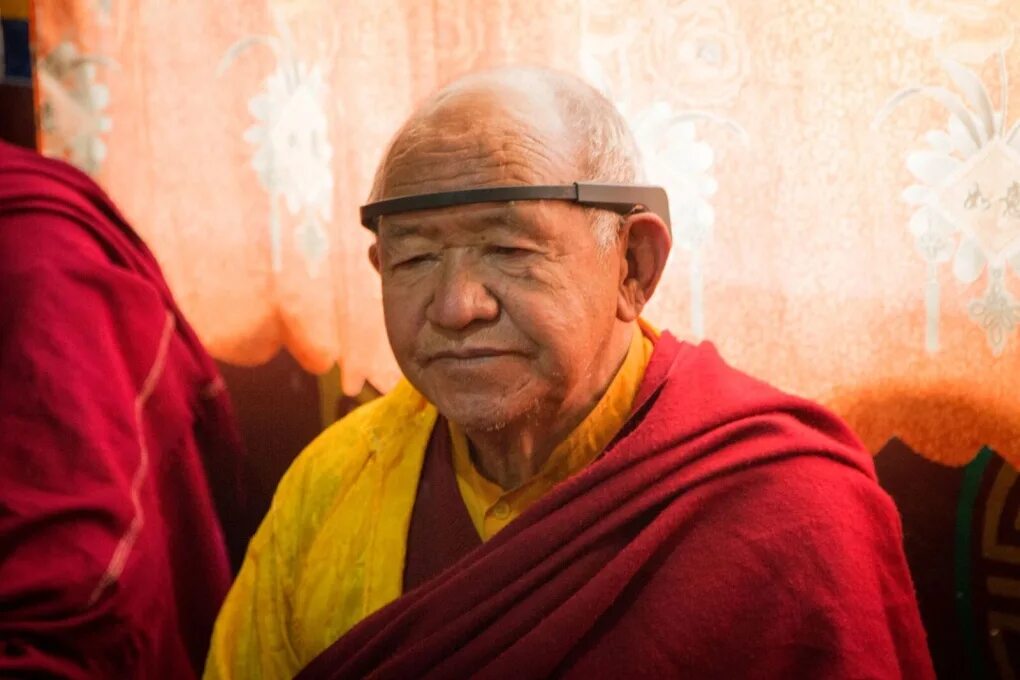 Монах долгожитель. Тибетский долгожитель. Буддийский монах долгожитель. Тибетские монахи.