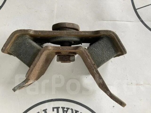 Toyota hilux surf kzn185 соленоид 2. Подушка hilux. Опор двигателя equinox 2005. Подушка hilux. Подушка двигателя сурф 130.