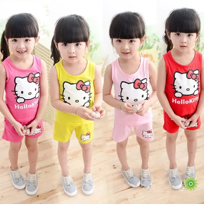 Девочка kitty. Hello kitty одежда. штанишки футболки хелло китти. детские шорты майка хелокити. китти спорт одежда.