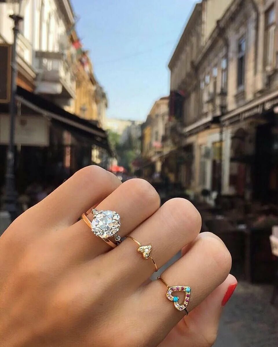 Кольца золото на руках. Красивые кольца. Модные кольца. Стильные женские кольца. Красивые кольца на руке.