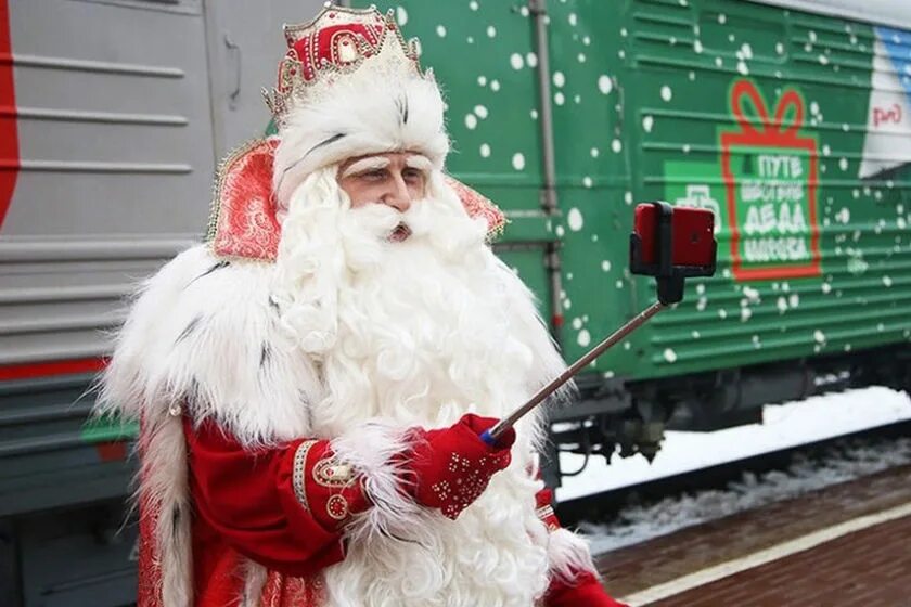 Поезд дедушка. Поезд дедушка. Ретро поезд в великий устюг. Поезд деда мороза 2023 москва. Поезд деда мороза мурманск.