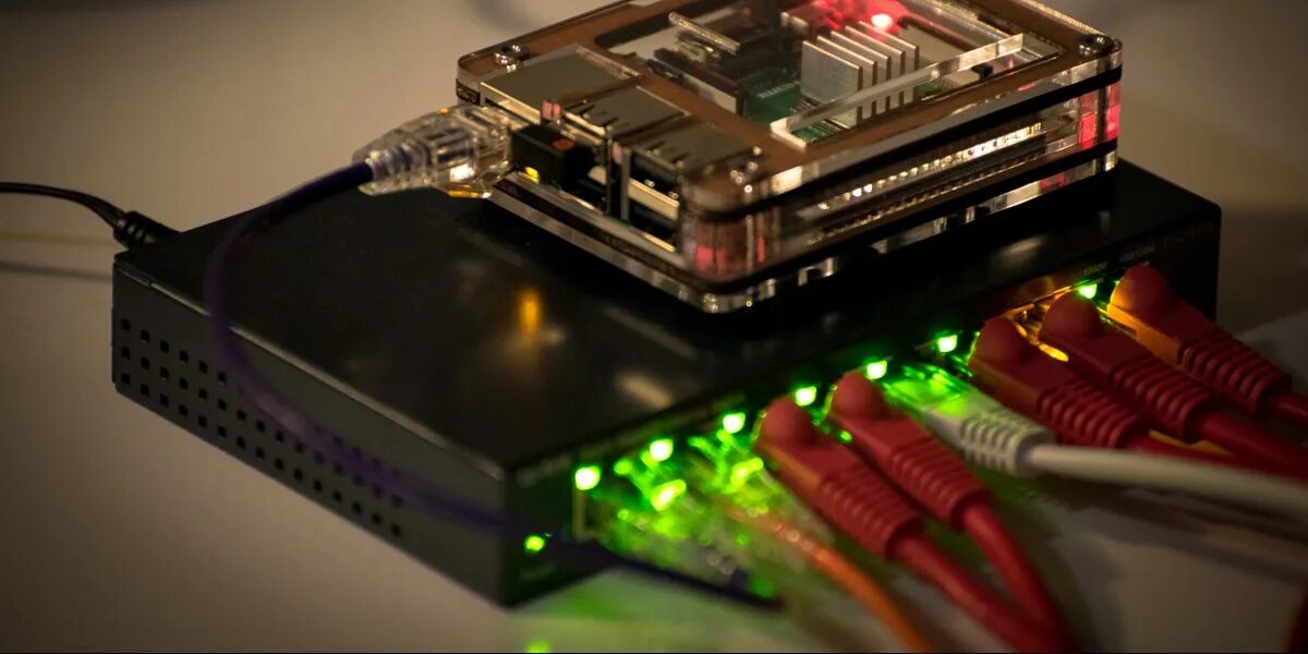 Raspberry pi сеть. Nas raspberry pi 4. raspberry pi 3 корпус. nas raspberry pi 3. raspberry pi 5 nas.
