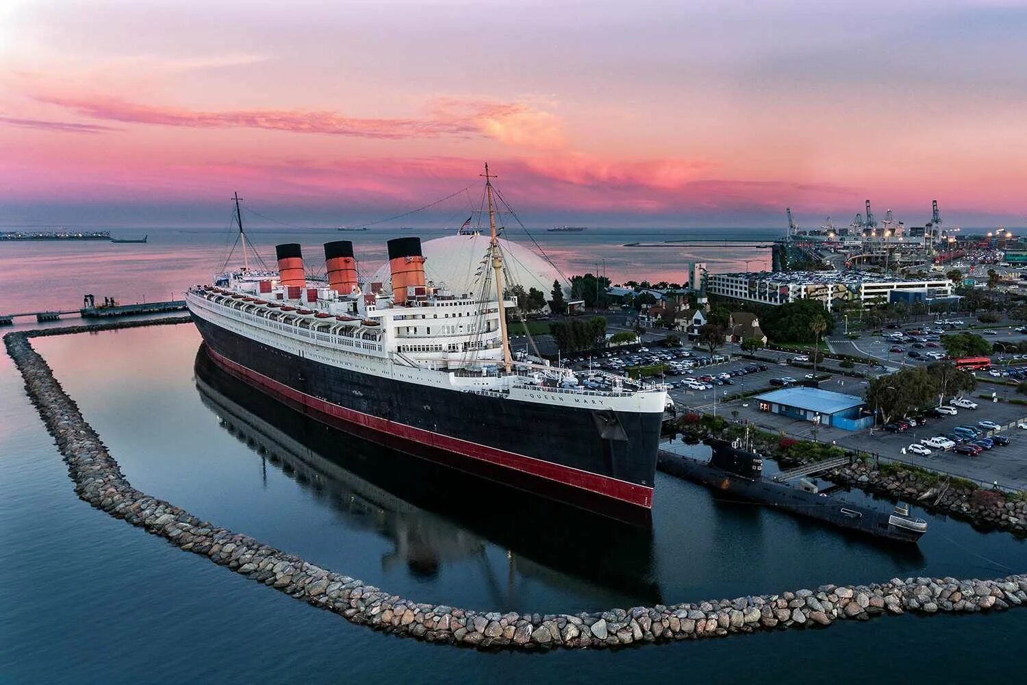 Лайнер RMS Queen Mary.