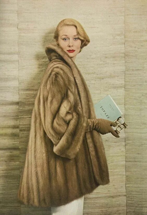 Винтажное пальто женское. Винтажная шуба. Шубы 50-х годов. Ретро шуба. Мех винтаж вильгельмина купер.