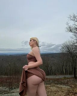 1674242464 883 Lindsay Capuano Booty as soft as the clouds behind me.
