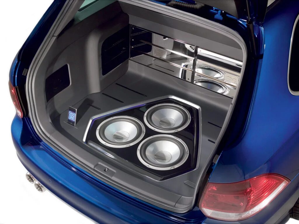 Сабвуфер в машину. Сабвуфер в машину. Автозвук сабвуферы. Какой сабвуфер выбрать для машины. 1.