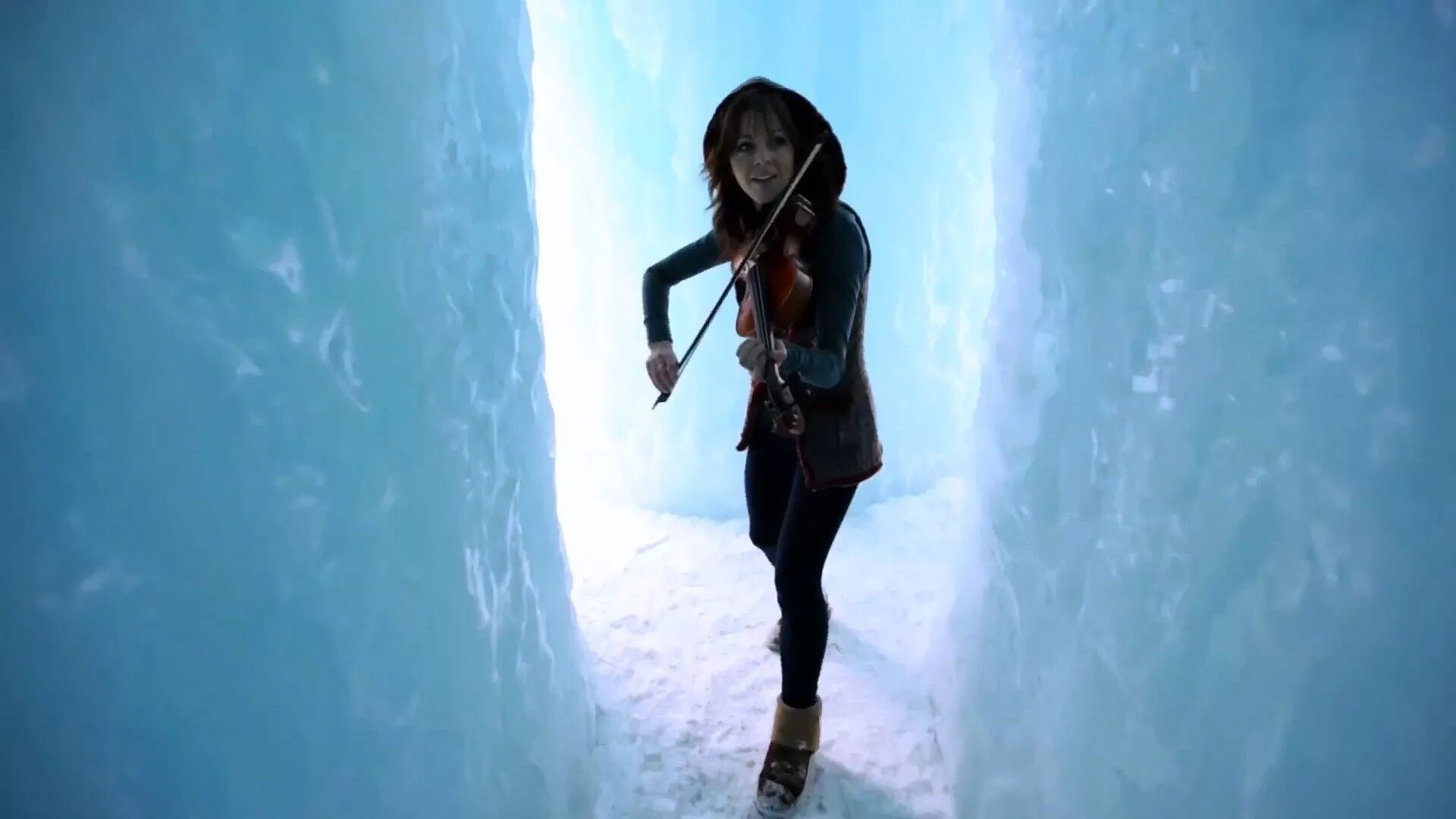 Lindsey stirling eye of the untold her. Линдси Стирлинг. Линдси Стирлинг Crystallize. Линдси Стирлинг во льдах. Обои 1920 1080 Lindsey Stirling.