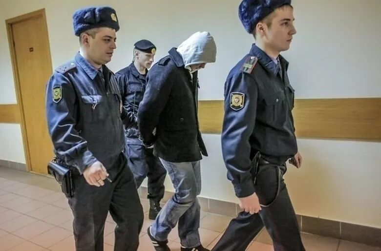 Мальчик вызвал полицию
