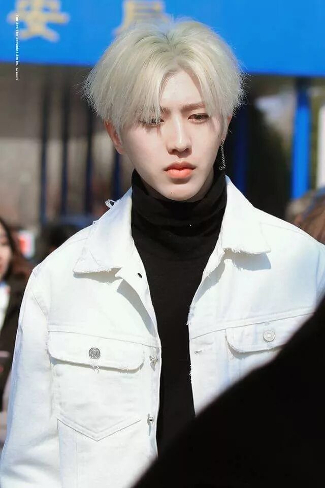 Китайцы блондины. Китаец блондин. светловолосые китайцы. голубоглазый китаец блондин. китайцы блондины натуральные.