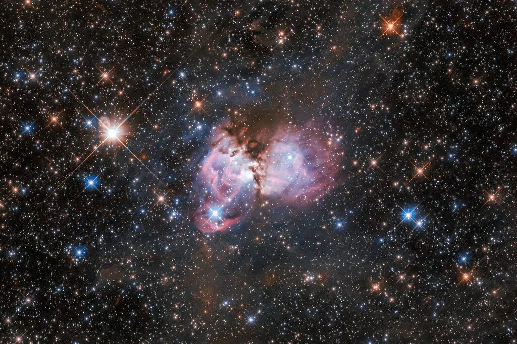 Можно увидеть галактику. НАСА телескоп Хаббл. Хаббл телескоп снимки космоса. Большое Магелланово облако Хаббл. Hubble телескоп снимки 2021.