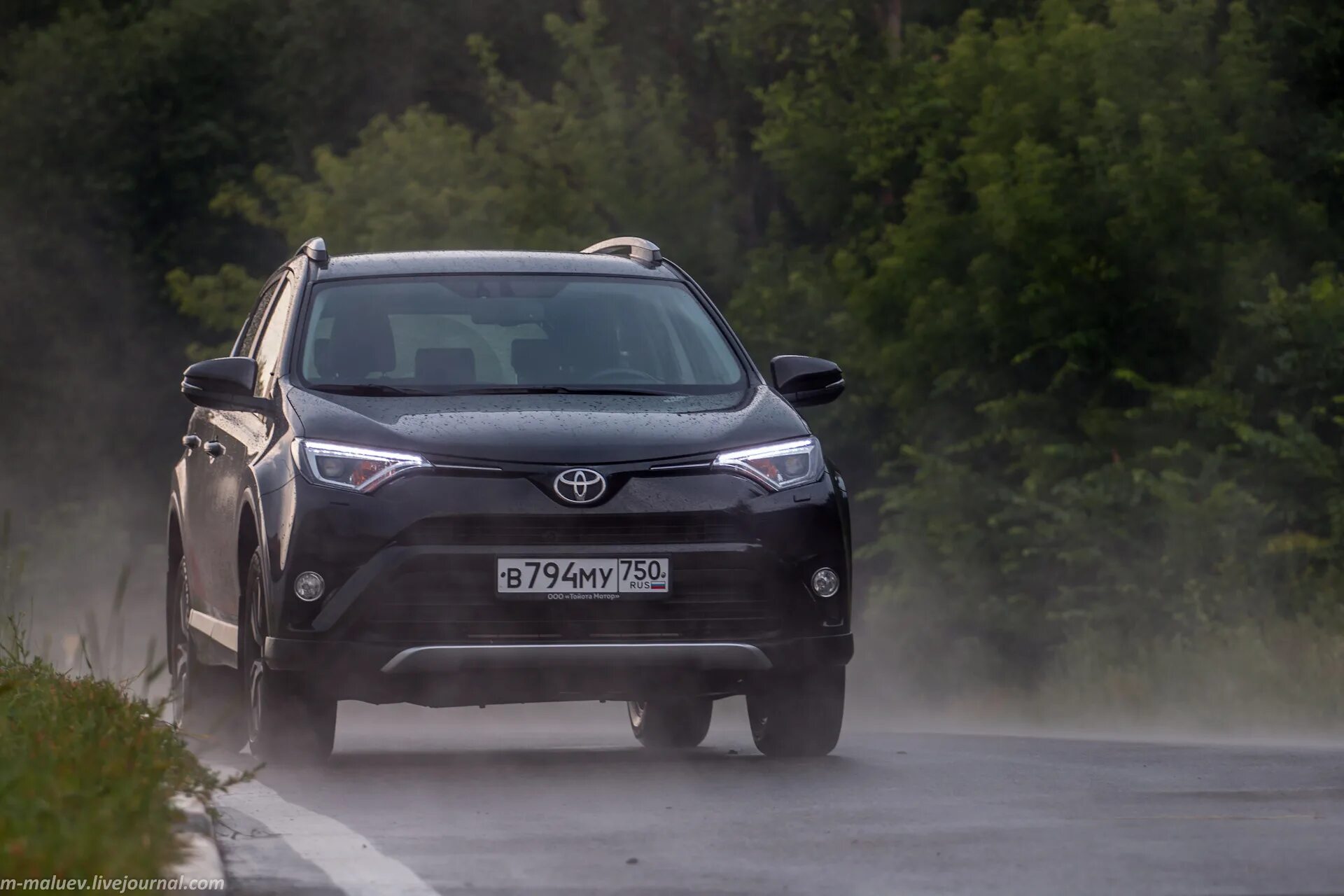 Похожие на рав 4. Toyota rav4 2017. Рав 4 4. Тойота рав 4 2017. Рав 4 4 поколение.