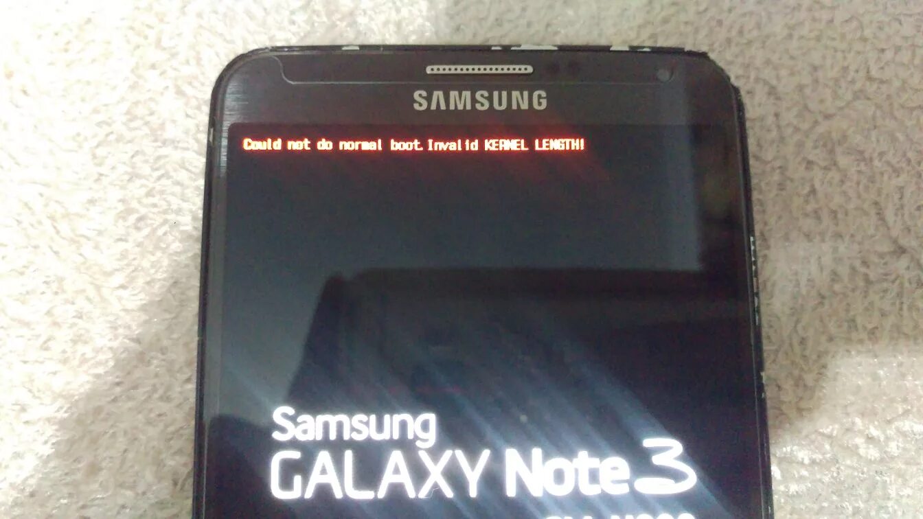Самсунг черный экран. Ошибка на самсунге при включении. Cloud not do normal Boot. Invalid Kernel length. Красная надпись при включении самсунга. Не включается телефон андроид самсунг