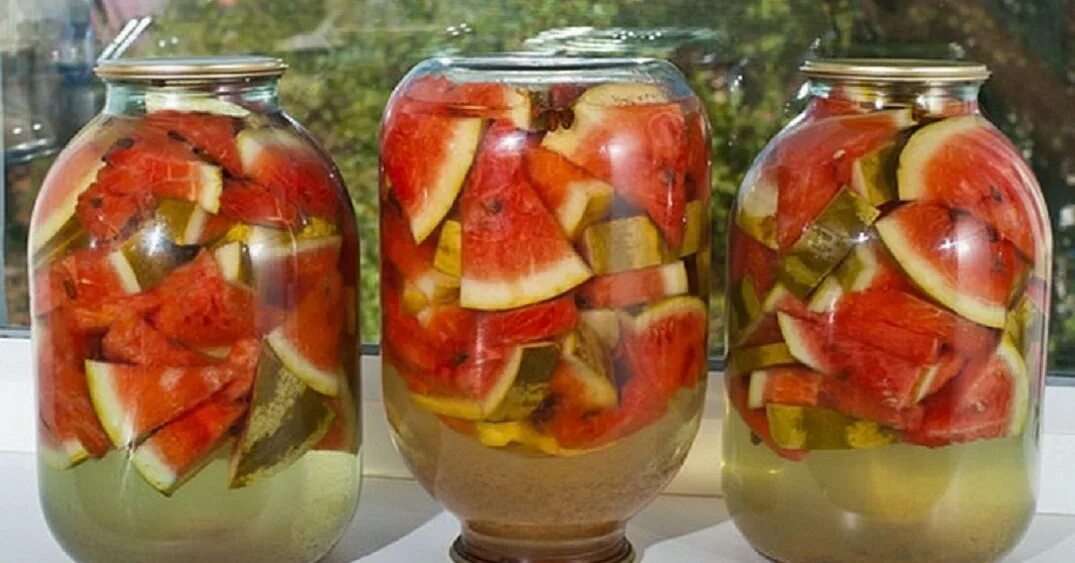 Консервированный арбуз. Солёные арбузы в банках. Как сделать арбузы в банках на зиму. Арбуз в банке. Арбузы на зиму в банках.