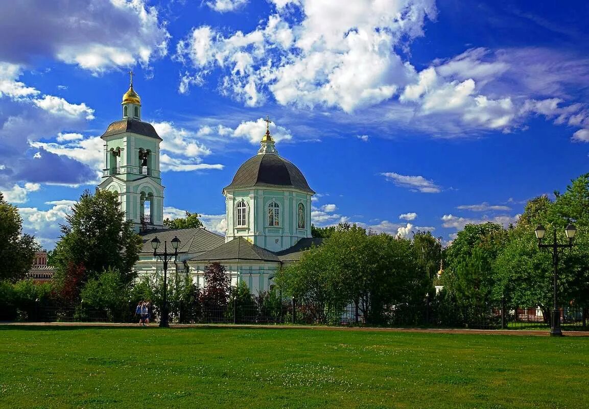Церковь пресвятой богородицы живоносный источник в царицыно. Храм в парке царицыно. Храм иконы божией матери «живоносный источник» в царицыне. Храм живоносный источник в царицыно. Храм в парке царицыно.