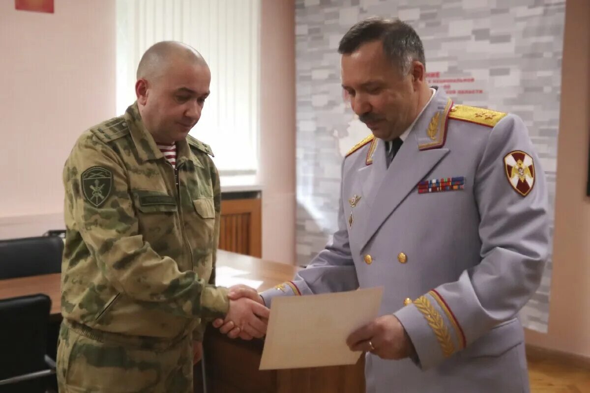 Начальник росгвардии спб. Ветераны вневедомственной охраны архангельска. Начальник ово динская. Росгвардия по санкт-петербургу и ленинградской. Генерал воробьев росгвардия.