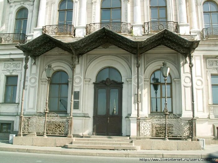 Дворцов е в. Ново-михайловский дворец дворцовая набережная. дворцовая набережная д. 18. штакеншнейдер ново-михайловский дворец. палаты корчмина.