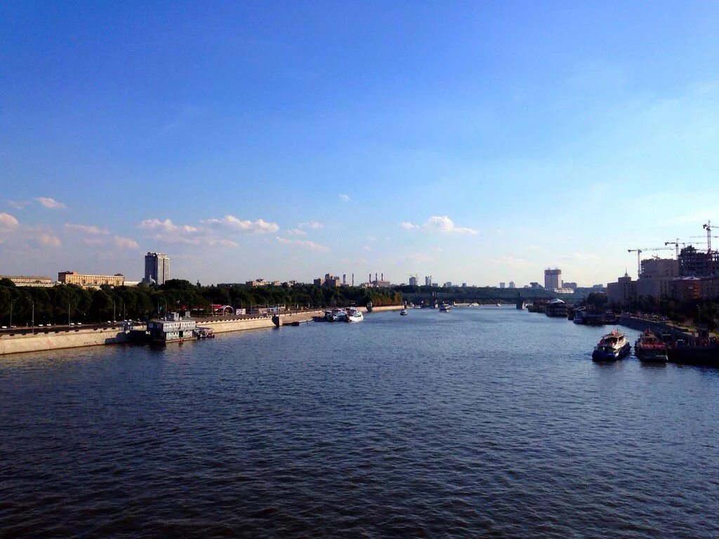2 реки в москве названия. Реки Москвы. Речной Москва. Самое широкое место в Москве реке. Москва река фото.