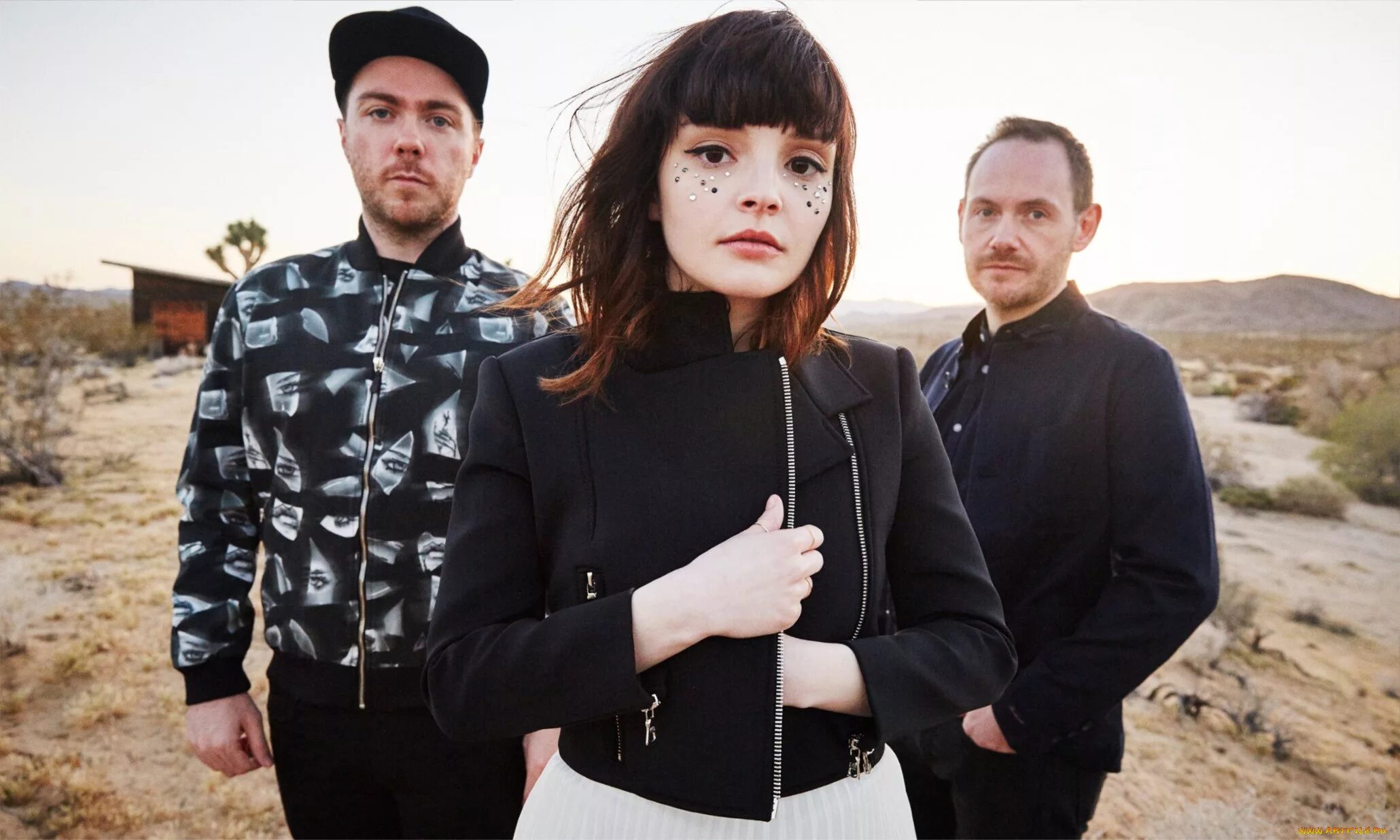 Группа chvrches. Chvrches forever. Музыка chvrches. Chvrches британский музыкальный коллектив. Группа chvrches.