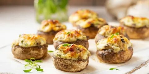 Шампиньоны с курицей в духовке