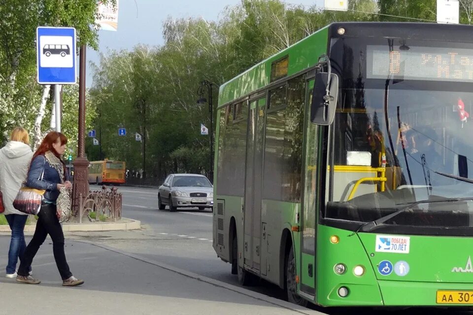 Общественный транспорт 28. Автобусы Тюмень. Автобус Пуровск-Ноябрьск. Какие автобусы фото будут ходить в Троицу.