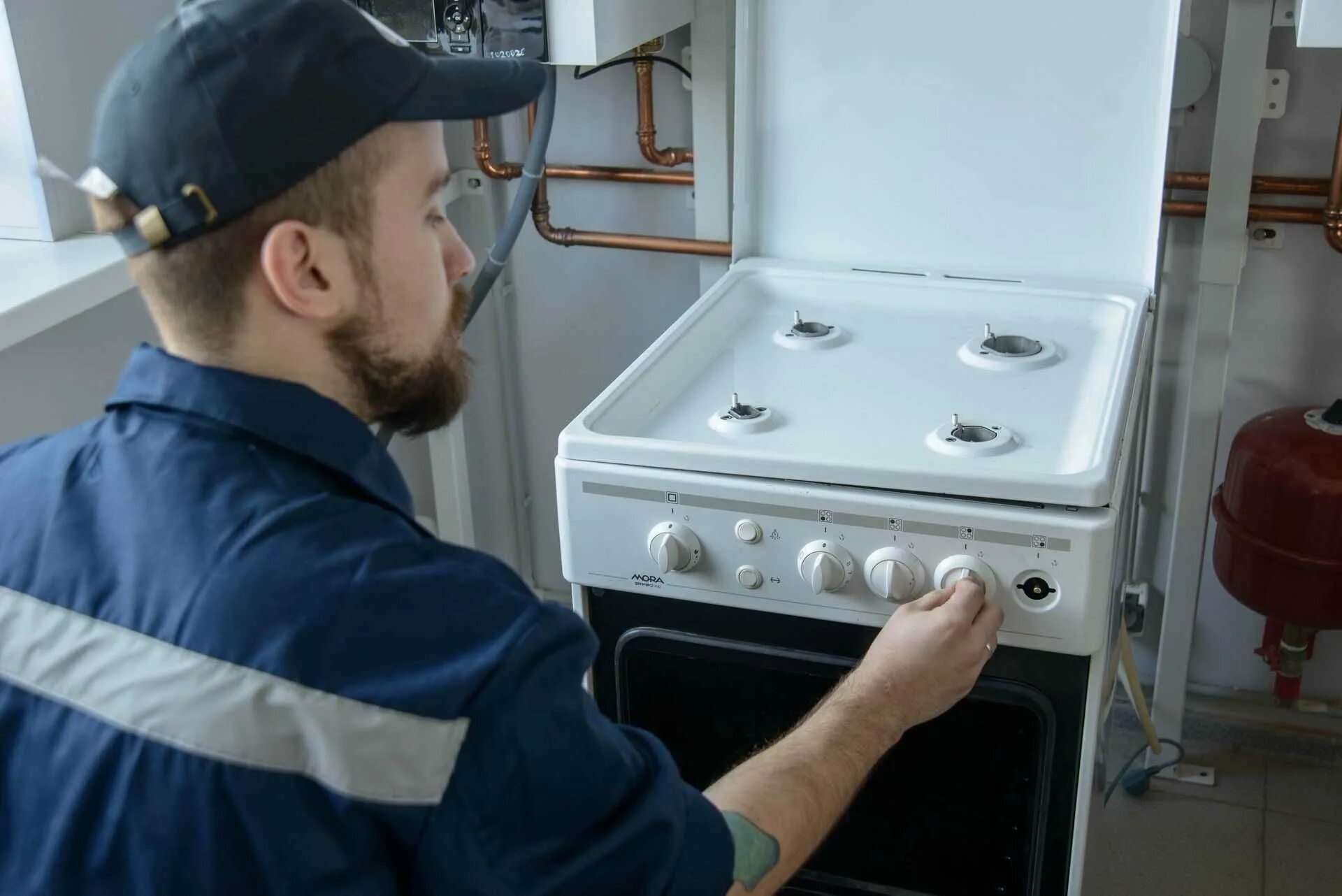 Установить дома газовую плиту. Монтаж газовой плиты. подключить газовую плиту. неисправная газовая плита. неисправная электроплита.