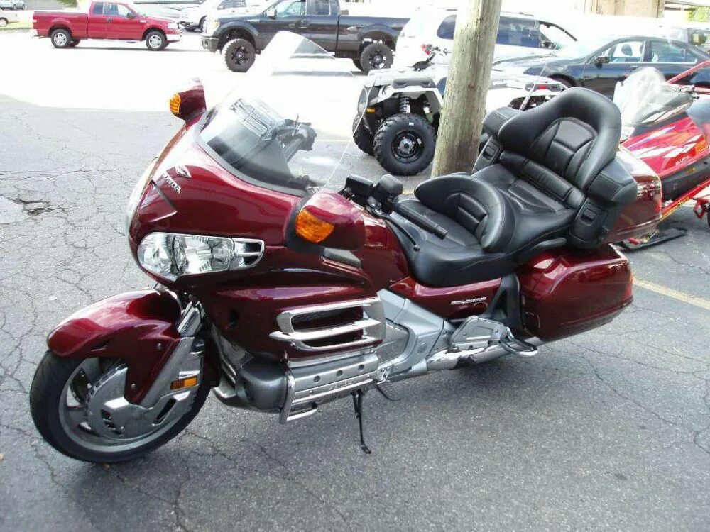 Honda gold wing 1800. Honda gold 1996. Запчасти голд винг. Багажник honda gold wing 1500. Запчасти голд винг.