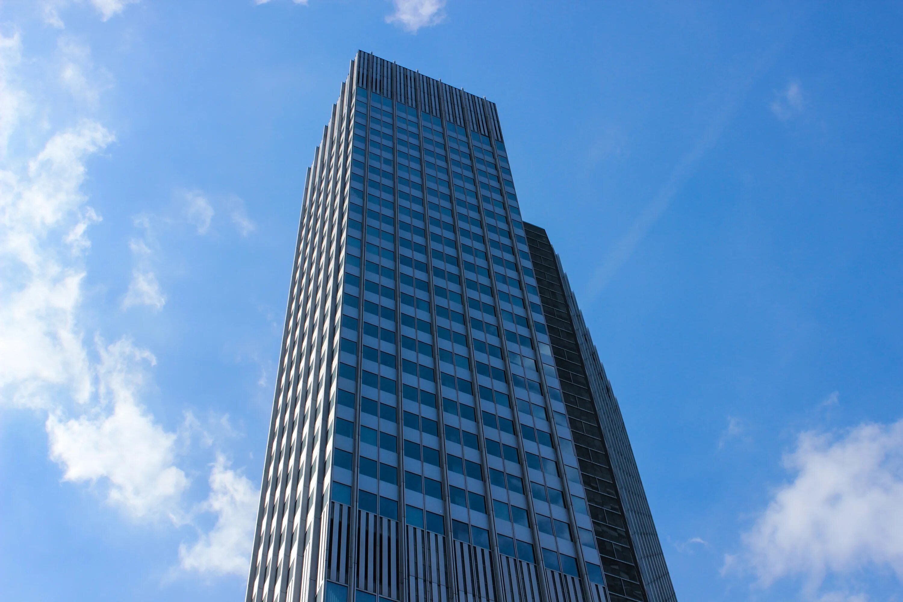High rise building. Деловой город. Офисные башни. Офисная высотка в ЮВАО.