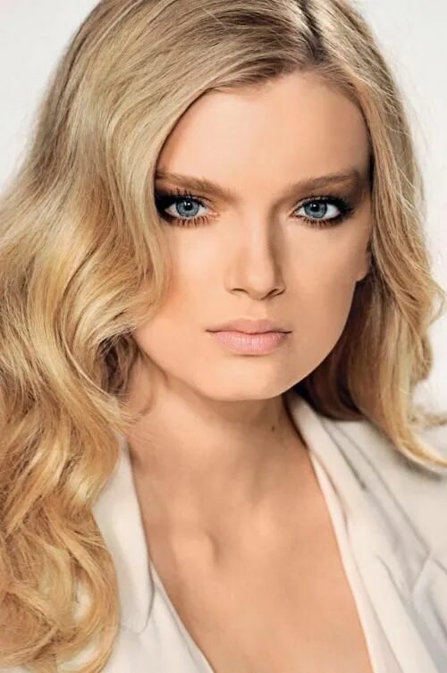 Pin by Luis Lopez on Rostros hermosos in 2023 Hair styles, Long hair trends, Lon