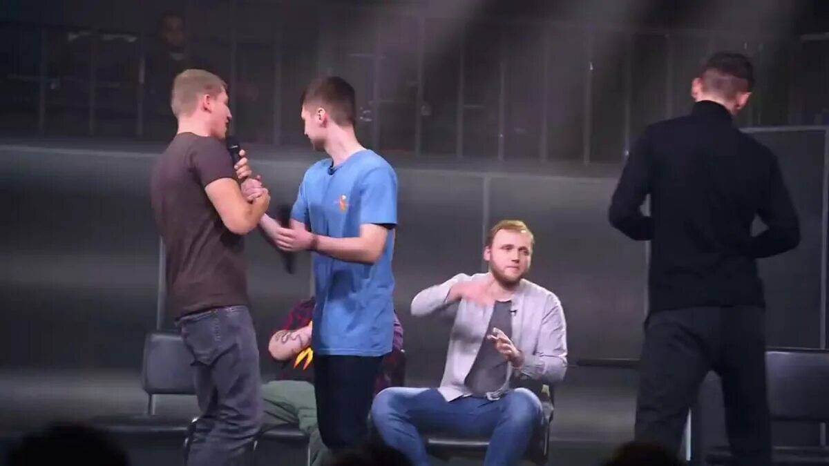 Щербаков батл шоу. Roast battle телепередача. Роаст батл участники. Roast battle щербаков. Резиденты роаст баттл.