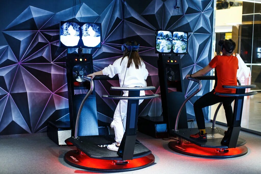 клуб виртуальной реальности гравити. Vr аппаратура. виар клуб. виртуальная реальность воронеж атмосфера. виар клуб краснодар.