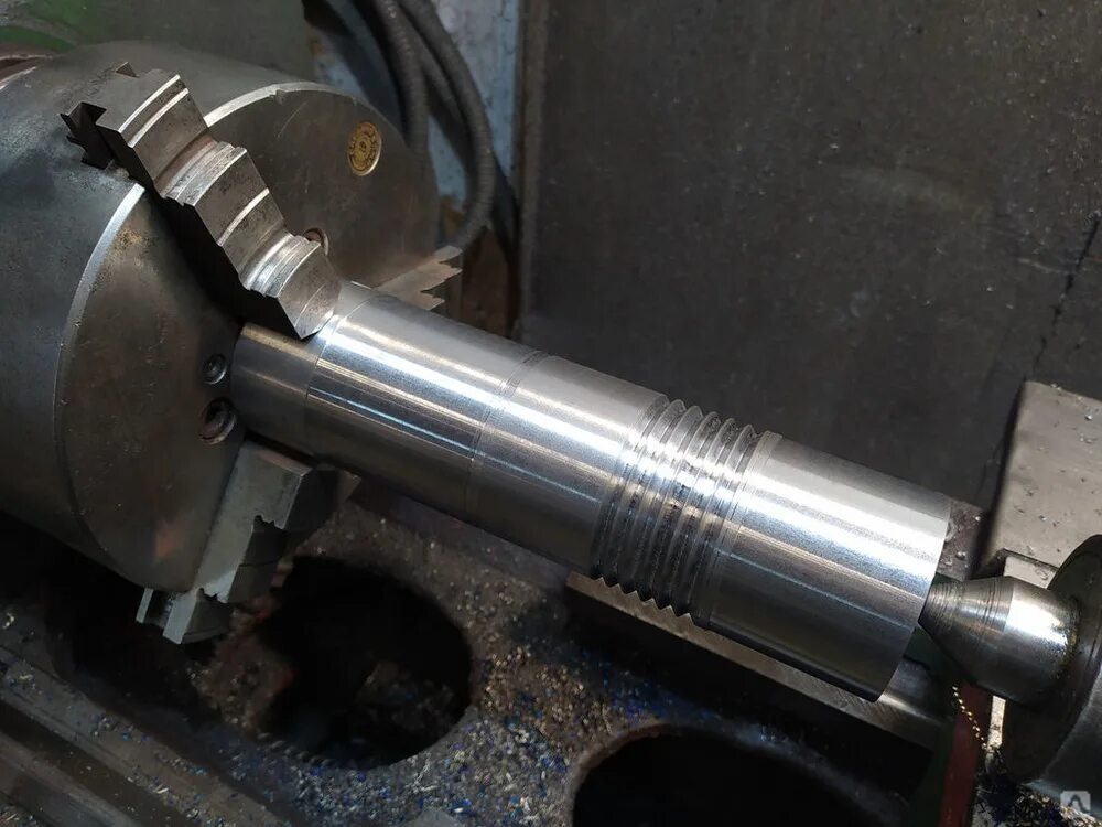Нарезание резьбы на токарном станке. Lathe1100w станок нарезка резьбы. Нарезание резьбы на станке. Державка метчиков для токарного станка. Нарезка резьбы на токарном станке тв4.