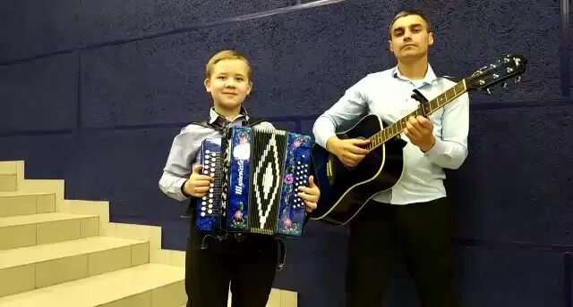 Армейская песня под гитару , домой, пора домой. Август 1982 год ,пандшер, фотографии. Домой песня видео. Елка домой слушать. Домой песня видео.