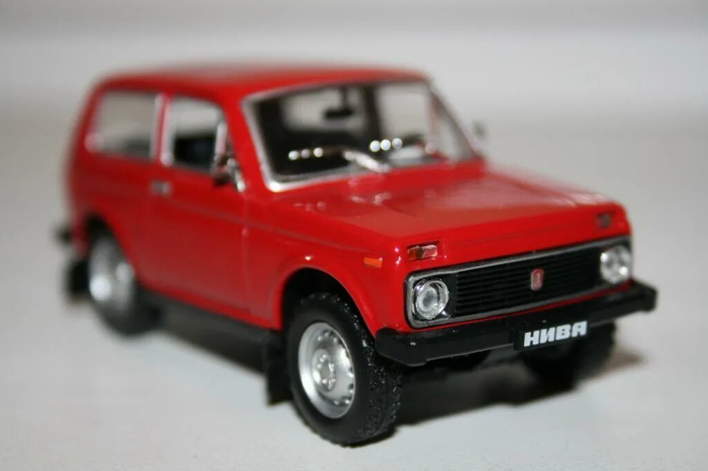 2121 1 43. Масштабная модель ваз 2121 нива. Модель нива 2121 скиф с прицепом. Ваз 2121 1 18 solido. Ваз-21213 «нива» 1 43.