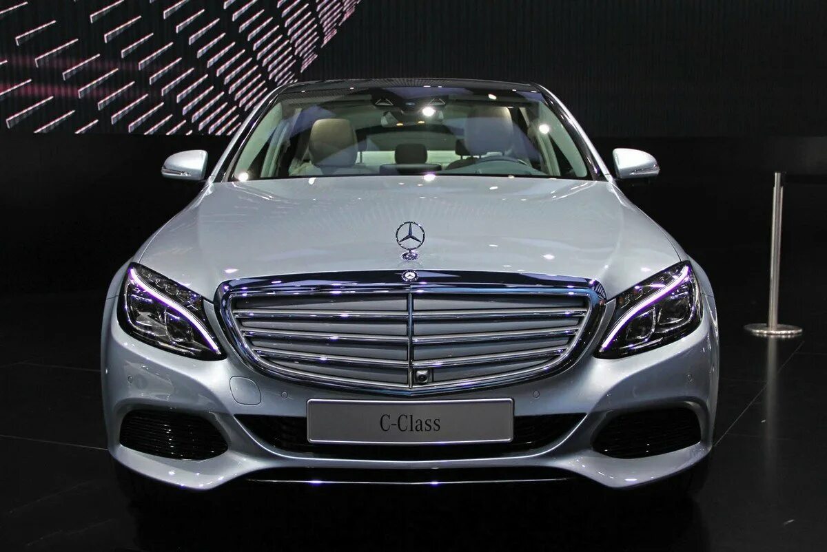 Как выглядит мерс мерс. Мерседес бенц новый марка. mercedes c class w205 led. последняя марка мерседеса. мерседес за 2000000000.