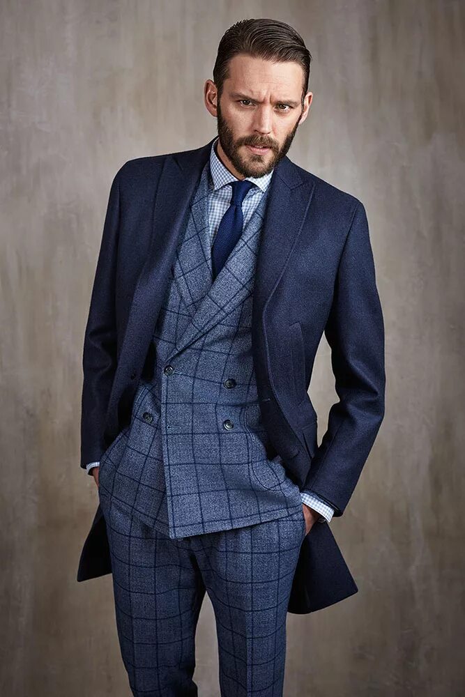 осенний прикид для мужчин. мужская мода. мужские модные тенденции. диор мужская коллекция 2023.