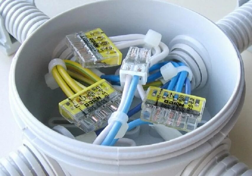 К4518 wago для распаячных коробок. Монтаж соединителей. Монтаж соединителей. Распределительная коробка дкс 54000. Коробки распаечные с клеммниками типа wago.