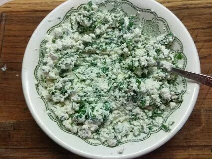 Закуска из творога с чесноком и зеленью
