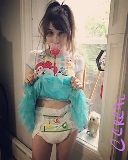 DIAPERS ABDL DDLG anything crinkly and padded pls.