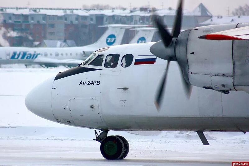 Самолет москва псков азимут. Азимут авиакомпания в пскове. Рейс москва псков. Самолет москва псков азимут. Рейс москва псков.
