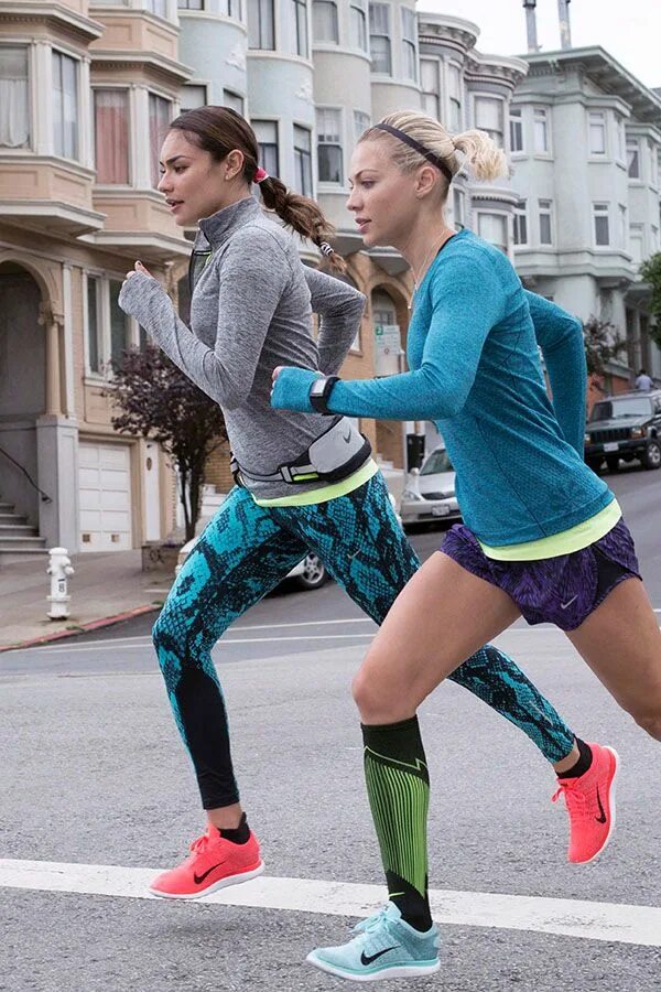 Running wear. Nike running 2025. бег одежда. спортивный стиль бег. спортивный стиль одежды на пробежку девушка.