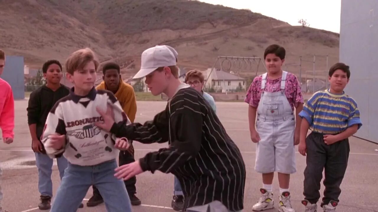Три ниндзя костяшки вверх 1995. Три ниндзя  3 ninjas. 1992. три ниндзя 1992 обои.