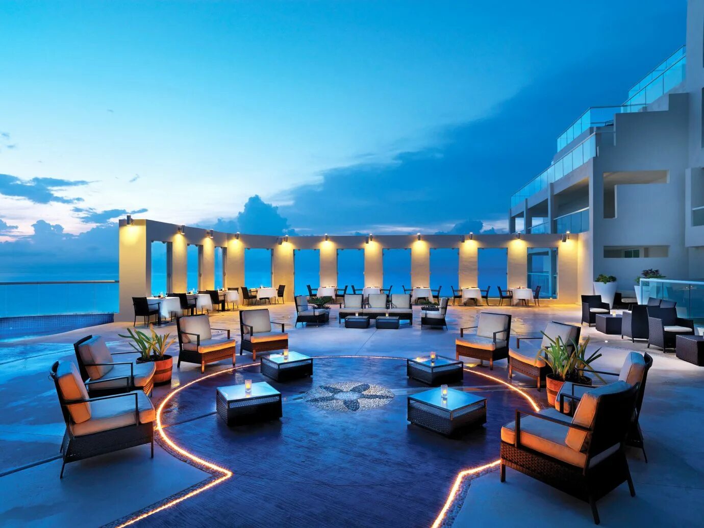 Luxury much. Marina Bay Luxury Resort and Spa Албания. Отель солнце. 5 Звездочные отели в Канкуне. All inclusive в ОАЭ.